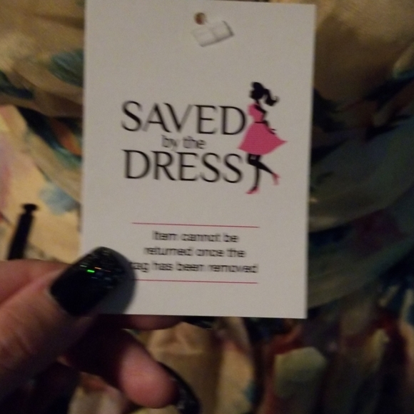 SOLD OUT ON LINE!! 🦋🆕️🆕️YELLOW V-NECK FLORAL SHORT DRESS!!🦋 - Picture 6 of 8